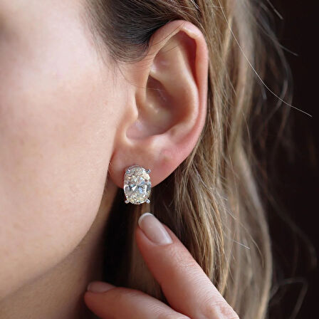 Oval Kesim Tek Taş Modeli  4,5ct 925 Ayar Gümüş Sky Diamond Set