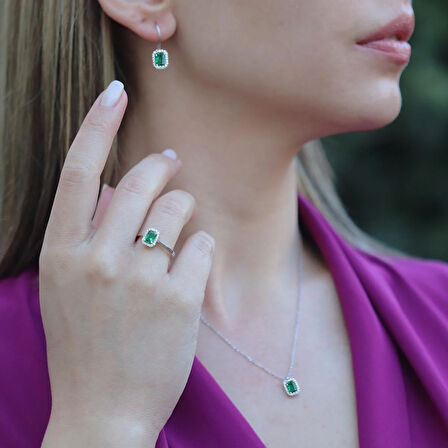 Kök Zümrüt Taşlı Baget Gümüş Takım