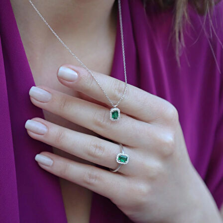 Kök Zümrüt Taşlı Baget Gümüş Takım