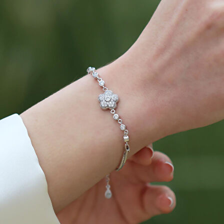 Çiçek Zirkon Taşlı Gümüş Bileklik