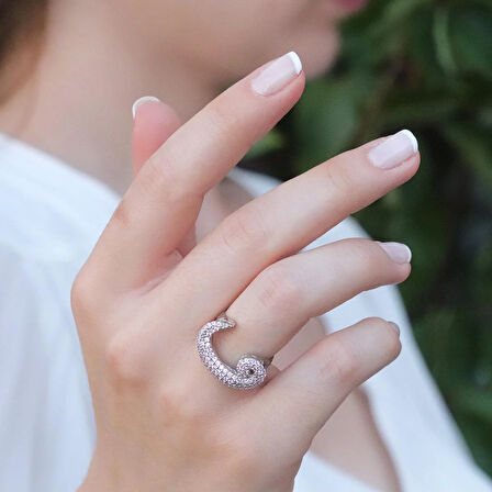 Vav Harfli Pembe Taşlı Gümüş Yüzük