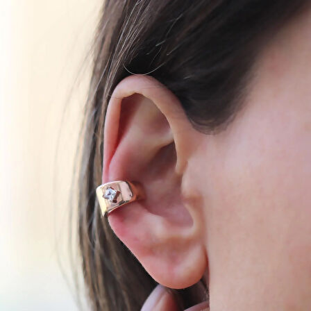 Kare Taşlı Rose Gold Gümüş Cuff Küpe