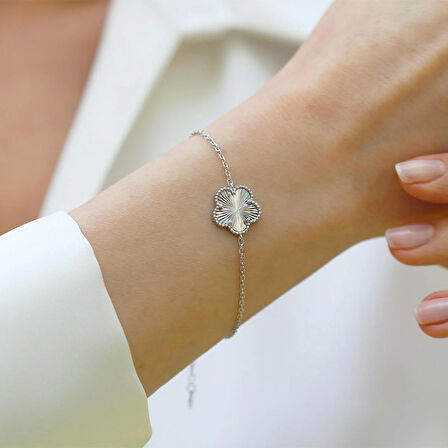 Alhmbra Çiçek Modeli Gümüş Bileklik