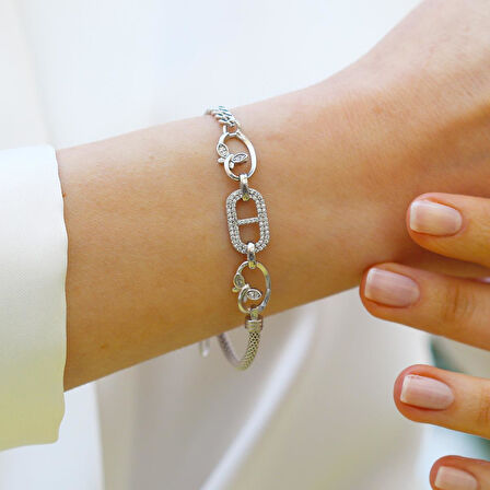 Kelebek Trend Zirkon Taşlı Gümüş Bileklik