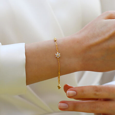 Çiçek Taşlı Gümüş Trend Bileklik