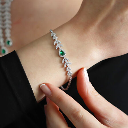 Damla Başak Modeli Yeşil Zirkon Taşlı Sarkıt Gümüş Set 