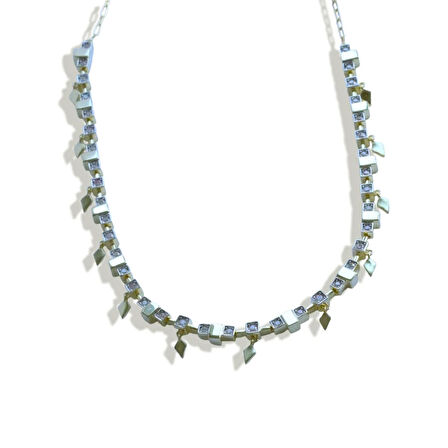 Zirkon Taşlı Küp Trend Gold Gümüş Kolye