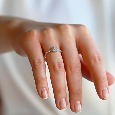 Kare Taşlı Mini Gümüş Yüzük