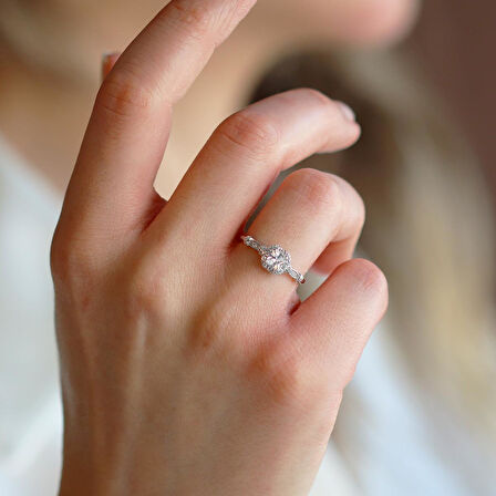 Kare Taşlı Mini Gümüş Yüzük