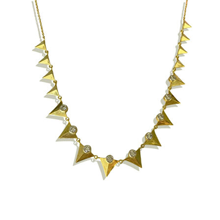 Taşlı Üçgen Trend Gold Gümüş Kolye