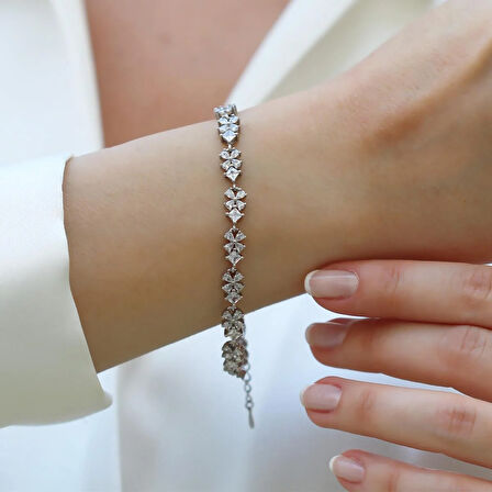 Çiçek Kare Taşlı Gümüş Bileklik