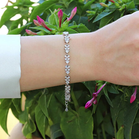 Çiçek Kare Taşlı Gümüş Bileklik