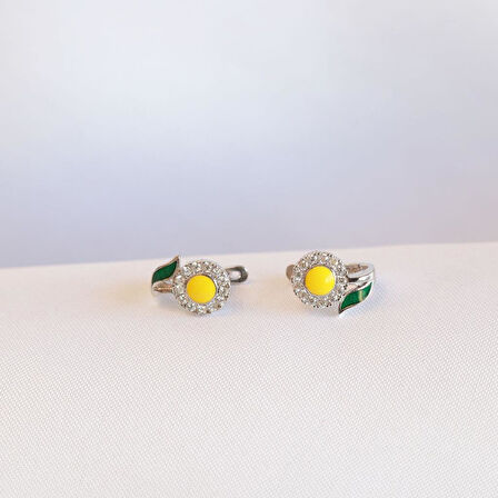 Mine İşli Sarı Papatya Zirkon Taşlı Gümüş Küpe