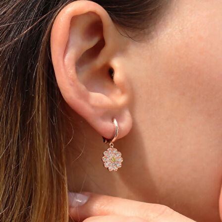 Papatya Zirkon Taşlı Rose Gold Kaplama Gümüş Küpe