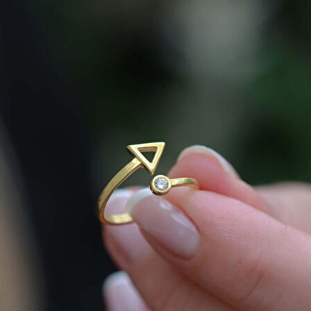 Gold Kaplama Üçgen Zirkon Taşlı Ayarlanabilir Gümüş Yüzük