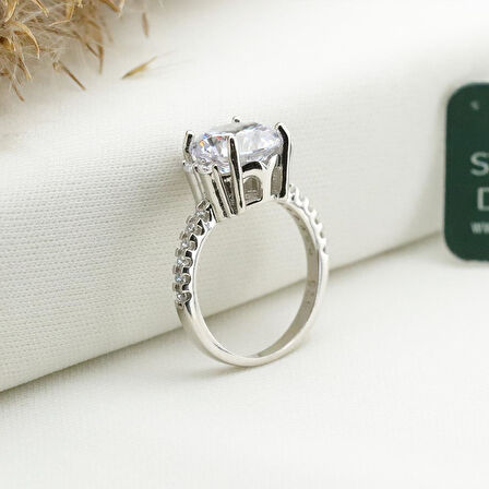 2.50ct Özel Elagance Montür Starlıght Diamond Tektaş