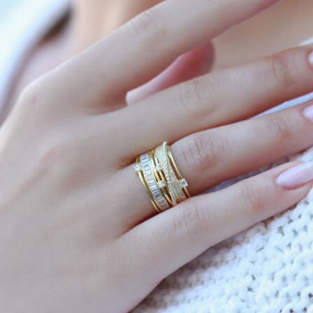 Sarmal Model Zirkon Taşlı Gold Kaplama Gümüş Yüzük