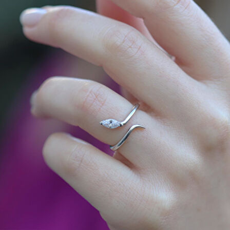 Zarif Ayarlanabilir Zirkon Taşlı Gümüş Yüzük