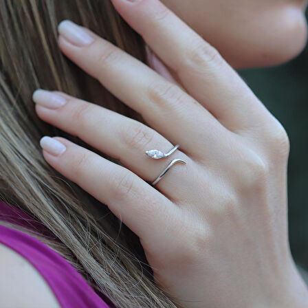 Zarif Ayarlanabilir Zirkon Taşlı Gümüş Yüzük