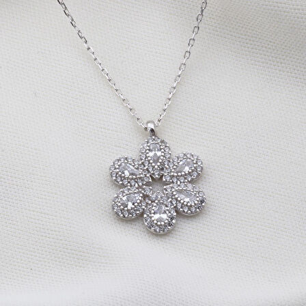 Çiçek Modeli Zirkon Taşlı Gümüş Kolye