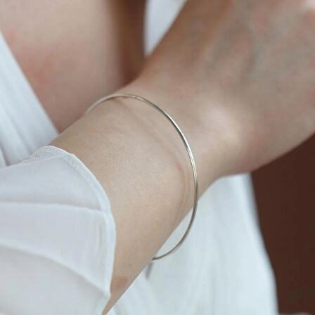 Ajda Modeli Gümüş İnce Bilezik