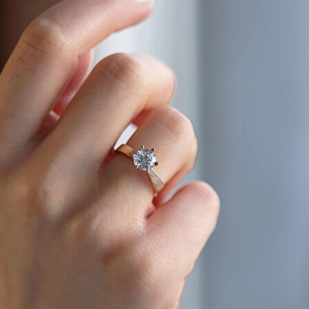 6 Tırnaklı Round Kesim Tek Taş Rose Gold Kaplama Sky Diamond Yüzük
