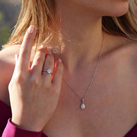 Etrafı Pırıltılı Taşlarla Çevirili Damla Montür Sky Diamond Gümüş Set