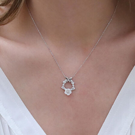 Kelebek ve Çiçek Motifli Zirkon Taşlı Gümüş Kolye