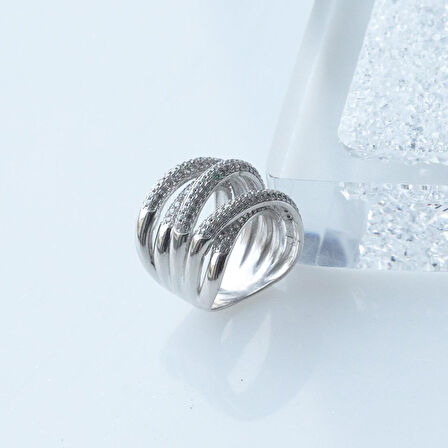 Sarmal Modeli Zirkon Taşlı Gümüş Yüzük