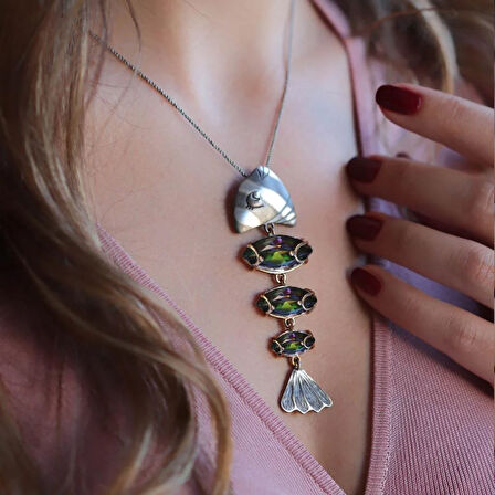 Mistik Topaz Taşlı 925 Ayar Gümüş Tasarım Balık Kolye