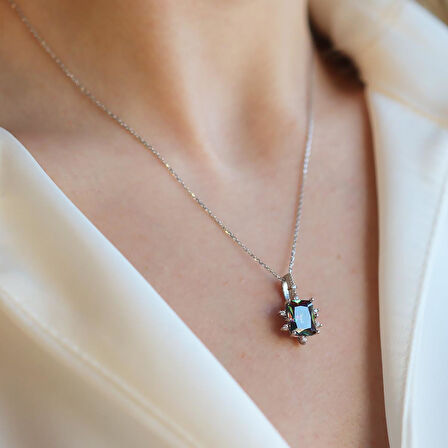 Mistik Topaz Taşlı Kare Lotus Çiçeği Gümüş Kolye