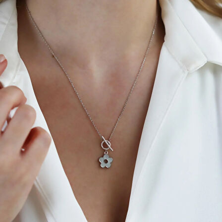 Sedef Çiçekli Önden Kilitli Gümüş Kolye