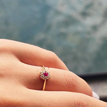 Ruby (Lal Taşı) Gül Evlilik Teklifi Yüzüğü Hediye 14 Ayar Kadın Altın Yüzük-Evlilik Teklifi Yüzüğü