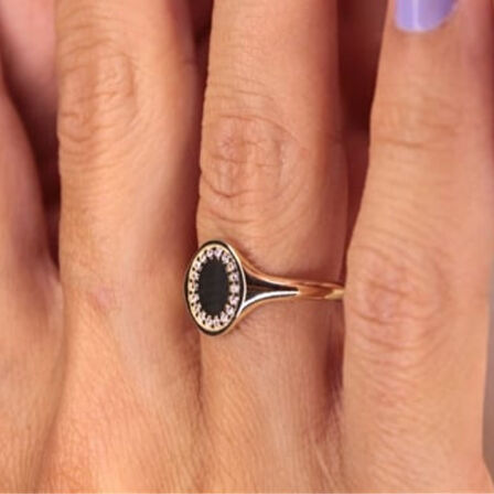 Şövalye Altın Yüzük - 14 Ayar Altın Mühür Şövalye 0.30 Karat Swarovski Taşlı Kadın Yüzük - Hediyelik