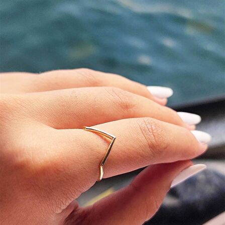 925 Ayar Gümüş-Kadın Spor V Taşsız Modern Tarz Eklem Yüzügü-925 Ayar Sarı Gümüş Hediye Yüzük