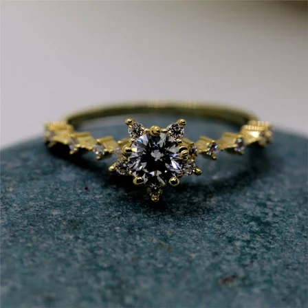 Gümüş Yüzük - Vintage Jennifer Lopez 0.85 CT Swarovski Taşlı 925 Ayar Gümüş Yüzük-Hediyelik Yüzük 