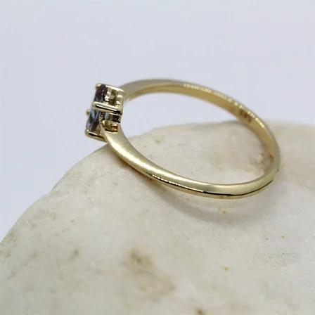 Gümüş Yüzük - 0.70 CT Pırlanta Möntörü Doğal Zultanit Taşlı Evlilik Teklifi 925 Ayar Gümüş Yüzük