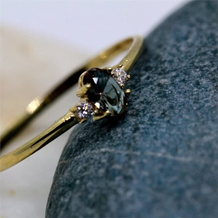 Gümüş Yüzük - 0.70 Karat Zultanit 0.10 Pırlanta Swarovski Tria Evlilik Teklifi 925 Ayar Gümüş Yüzük