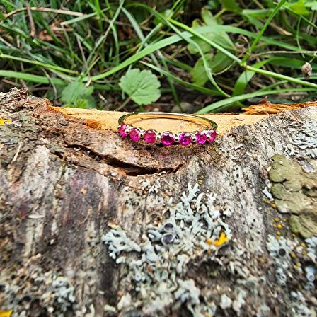 7 Taş Yakut Taşlı Minimal Tasarım Yarım Tur Alyans 14 Ayar Altın Yüzük-Taşlı Alyans Altın Tarz Yüzük