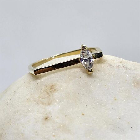 0,40CT Mekik Taşlı Pırlanta(Signty Taşlı)Kare Kol Tasarım 14 Ayar Altın Kadın Modern Tektaş Yüzük