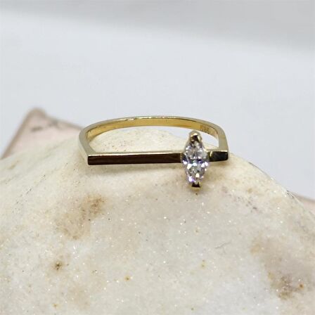 0,40CT Mekik Taşlı Pırlanta(Signty Taşlı)Kare Kol Tasarım 14 Ayar Altın Kadın Modern Tektaş Yüzük