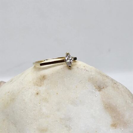 0,40CT Mekik Taşlı Pırlanta(Signty Taşlı)Kare Kol Tasarım 14 Ayar Altın Kadın Modern Tektaş Yüzük