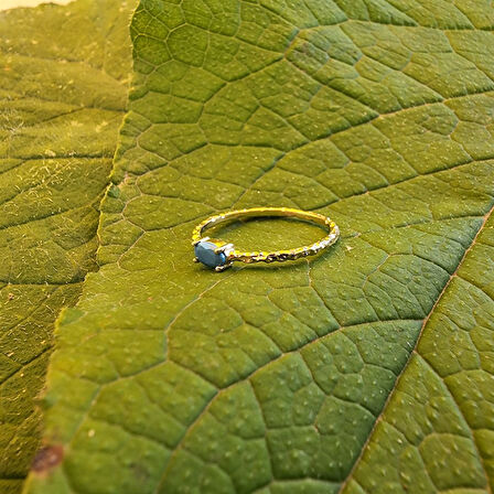 Gümüş Yüzük - 0.35 Karat Firuze Taşlı Eskitme Minimal Tasarım 925 Ayar Gümüş Yüzük - Hediyelik Yüzük