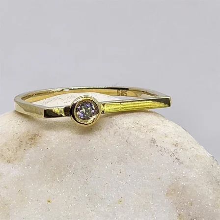Gümüş Yüzük - 0.25CT Pırlanta Montörü (Swarovski) Taşlı Kare Kol Tasarım 925 Ayar Gümüş Tektaş Yüzük