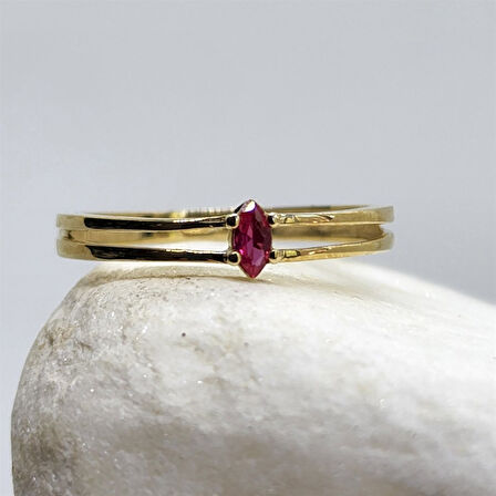 Gümüş Yüzük - Mila 0.30CT Yakut Tektaş Minimal Tasarım Gümüş Yüzük-Hediye Tasarım Tektaş Gümüş Yüzük