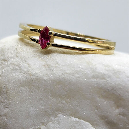 Gümüş Yüzük - Mila 0.30CT Yakut Tektaş Minimal Tasarım Gümüş Yüzük-Hediye Tasarım Tektaş Gümüş Yüzük