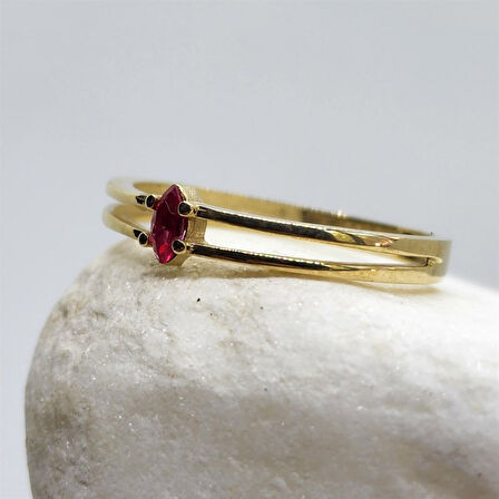 Gümüş Yüzük - Mila 0.30CT Yakut Tektaş Minimal Tasarım Gümüş Yüzük-Hediye Tasarım Tektaş Gümüş Yüzük