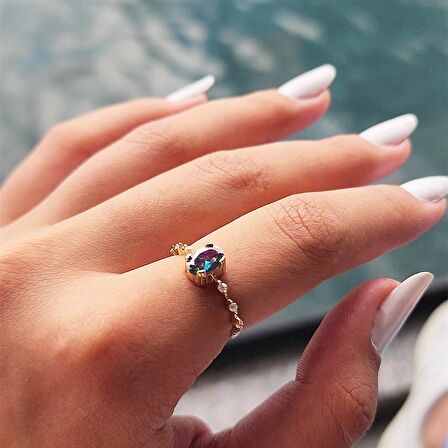 Mini Mistik Topaz İhtişamı Kadın 14 Ayar Altın Evlilik Teklifi Yüzüğü