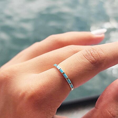 Firuze Taşlı Sıralı Baget Modern 14 Ayar Altın Alyans-Modern Eklem Yüzüğü