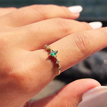 Mekik Taşlı Zümrüt Angola Fantezi 14 Ayar Altın Yüzük